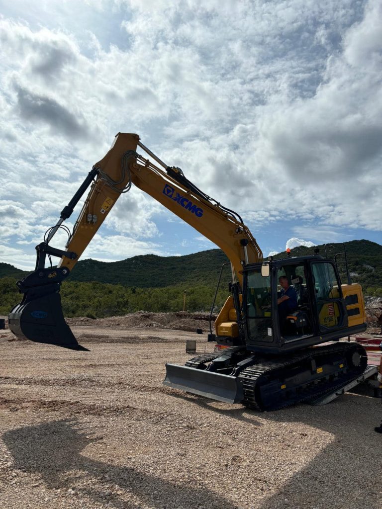 Bager xcmg 15 t slika