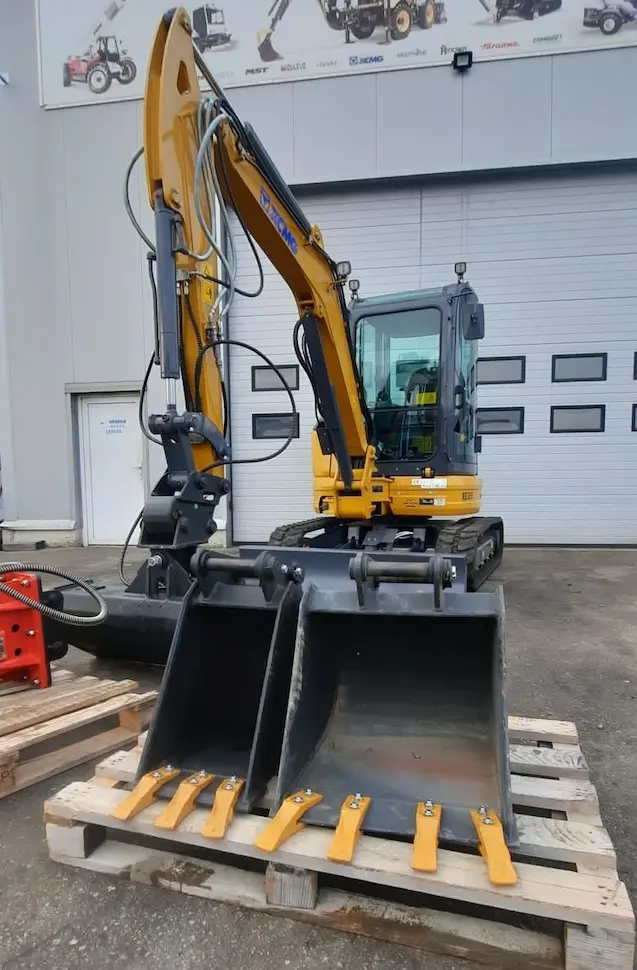 mini bager xcmg xe35e